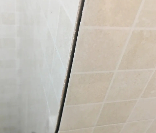 仁怀瓷砖空鼓维修公司分享阳台瓷砖脱落的修复过程可以分为以下几个步骤